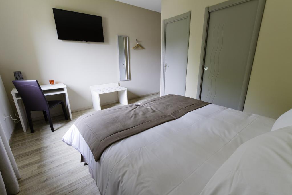 Hotel Les Petits Oreillers Saint-Martin-dʼArdèche 部屋 写真